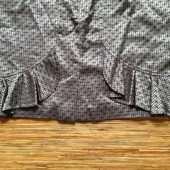 Cenia Skirt Silver Dk Grey Woven Lined Back Ruffle - Picture 3 of 6